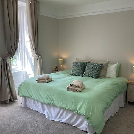 Serenity House Wales 랸가마치웰즈 외부 사진