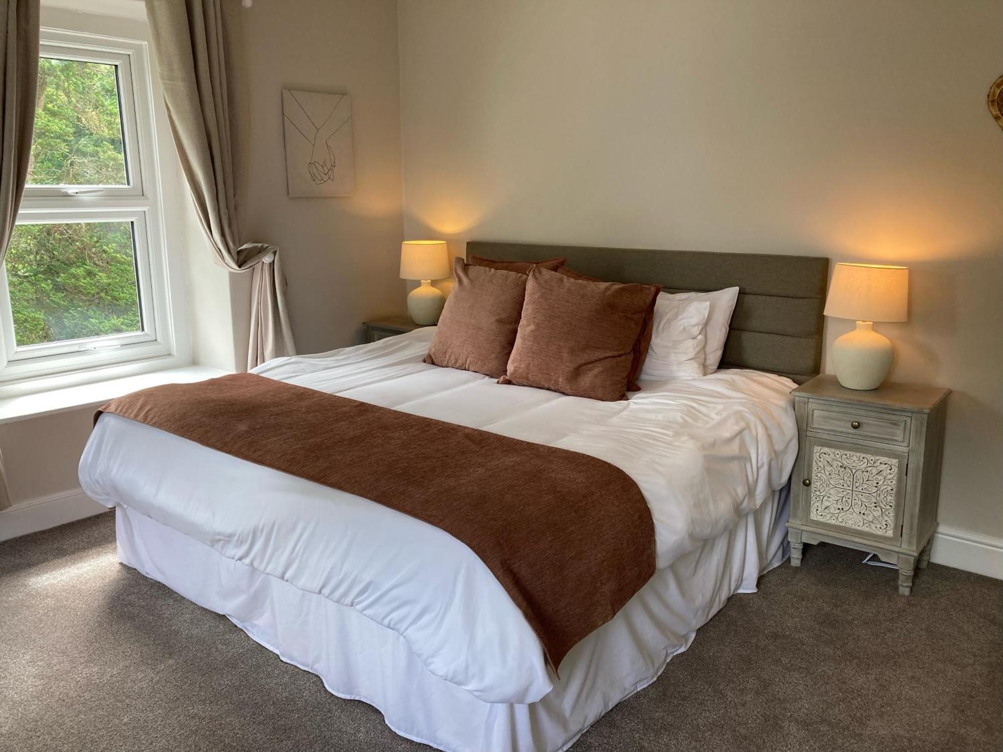 Serenity House Wales 랸가마치웰즈 외부 사진