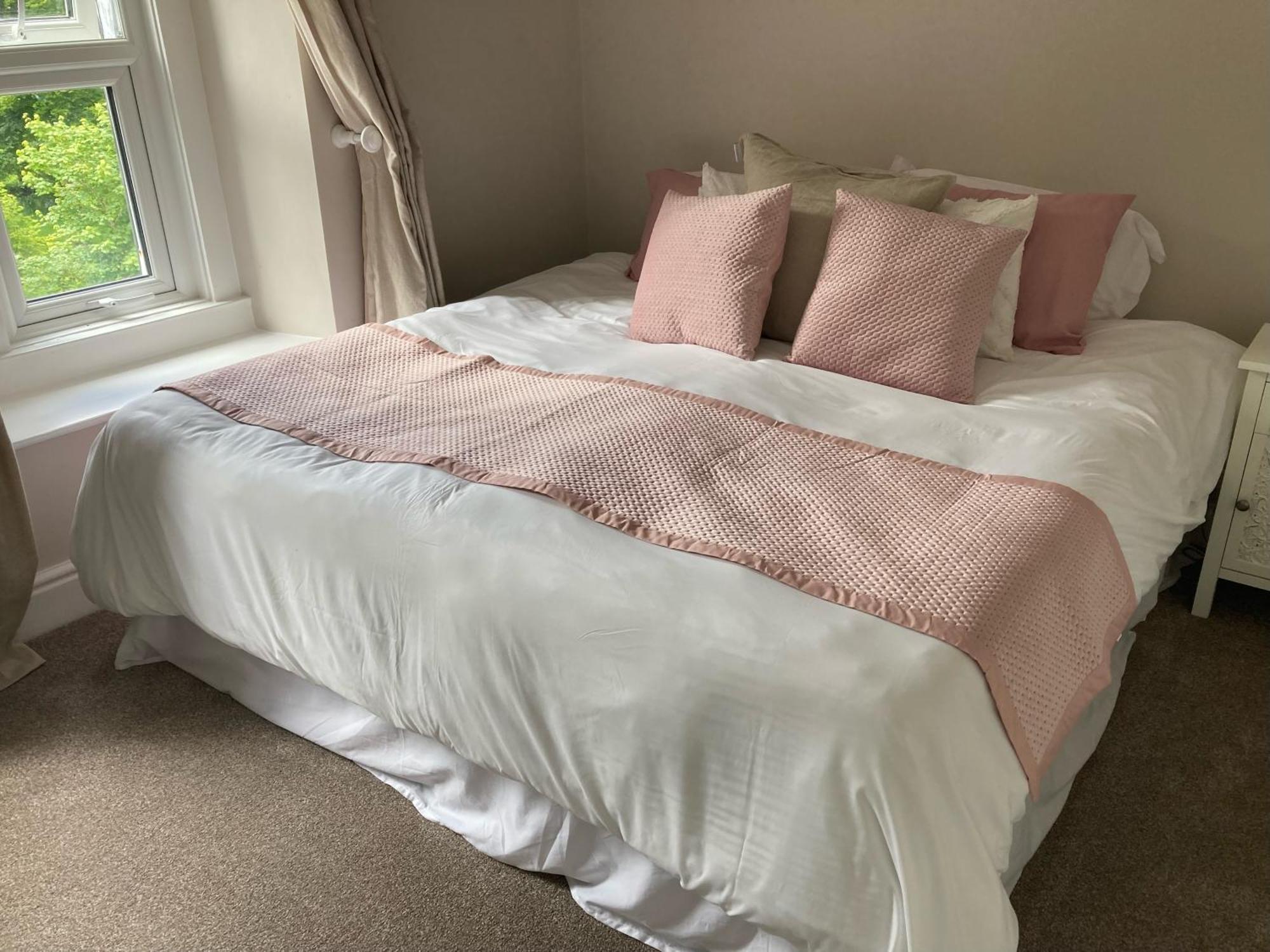 Serenity House Wales 랸가마치웰즈 외부 사진