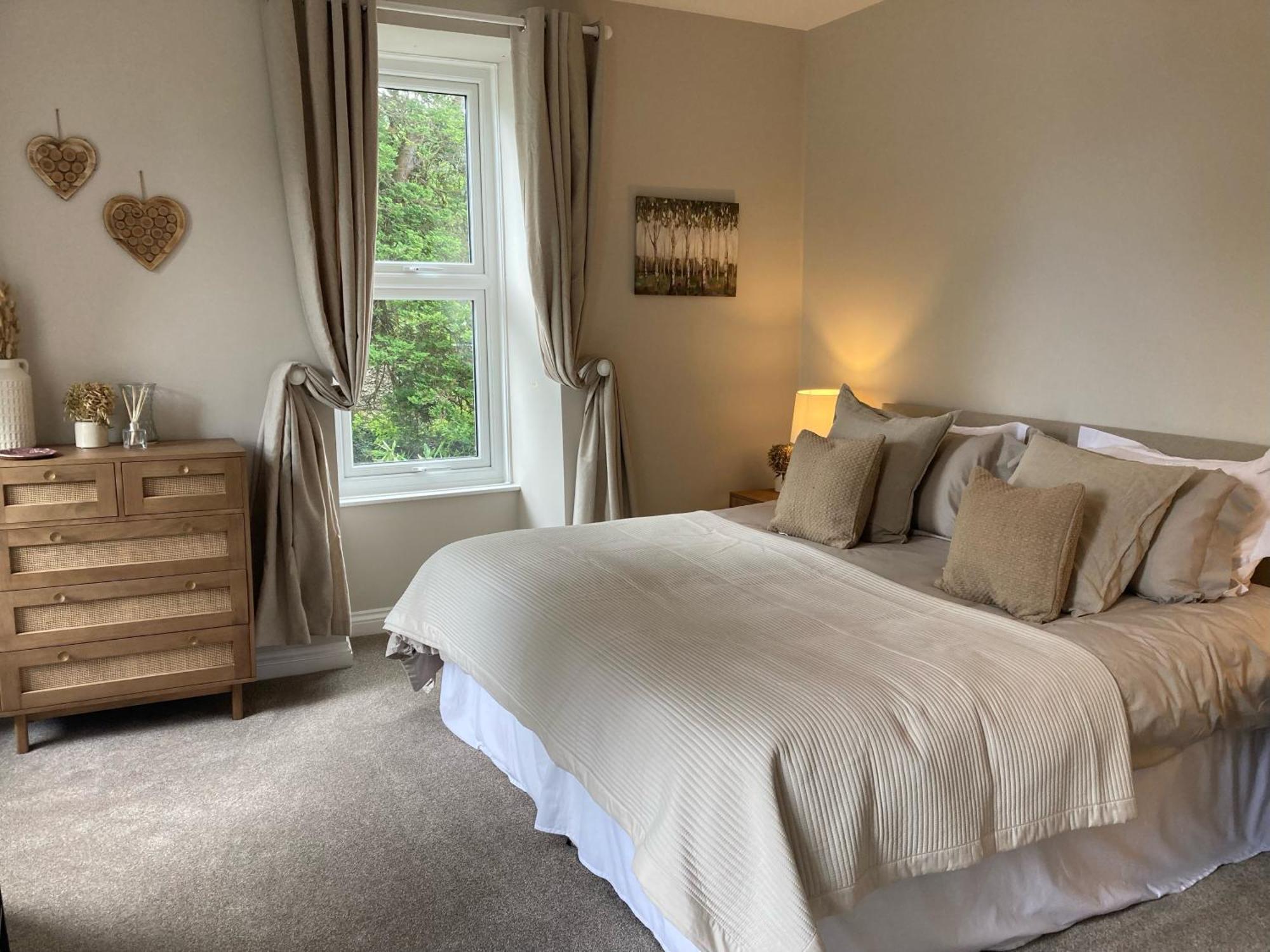 Serenity House Wales 랸가마치웰즈 외부 사진