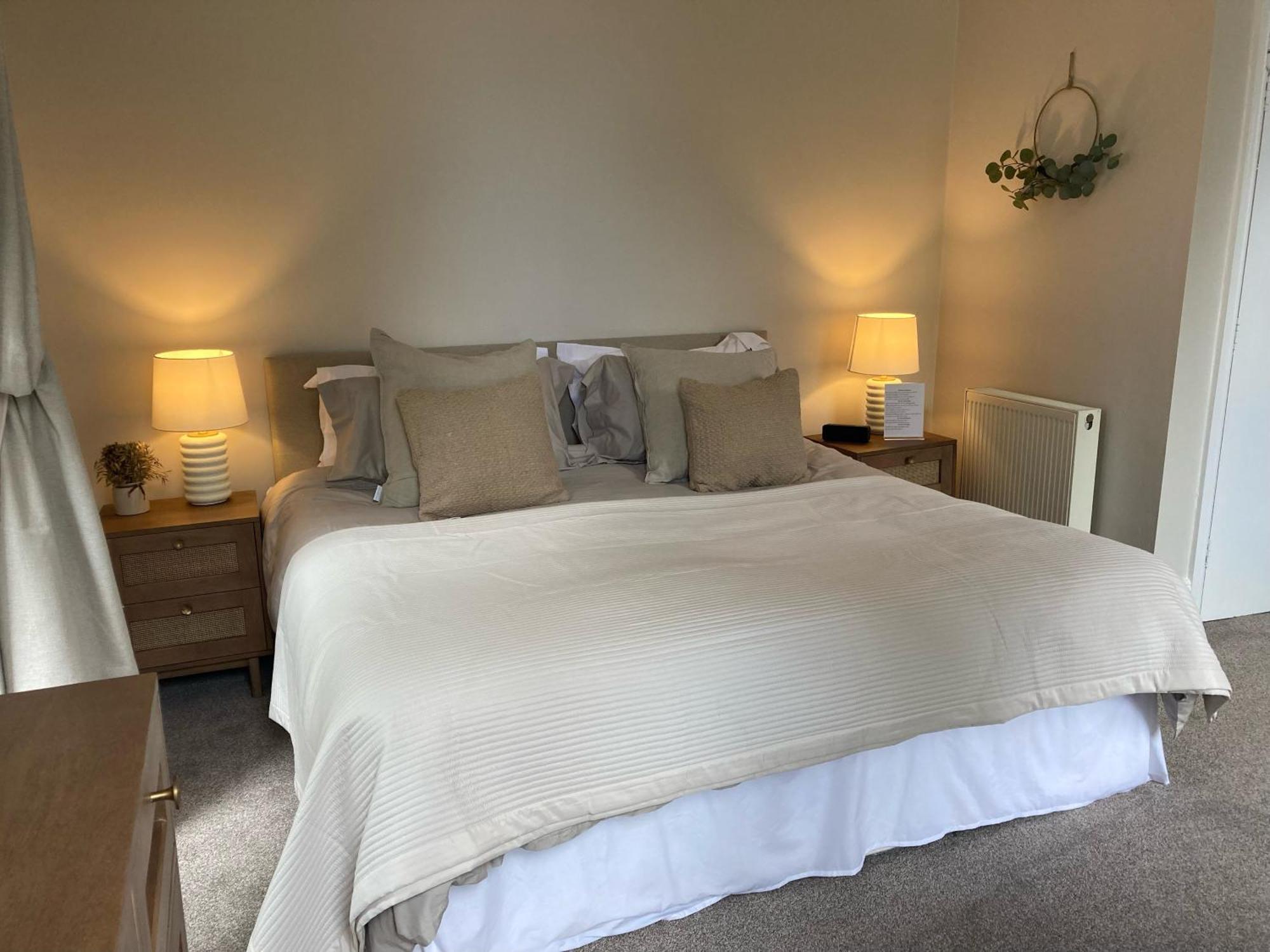 Serenity House Wales 랸가마치웰즈 외부 사진