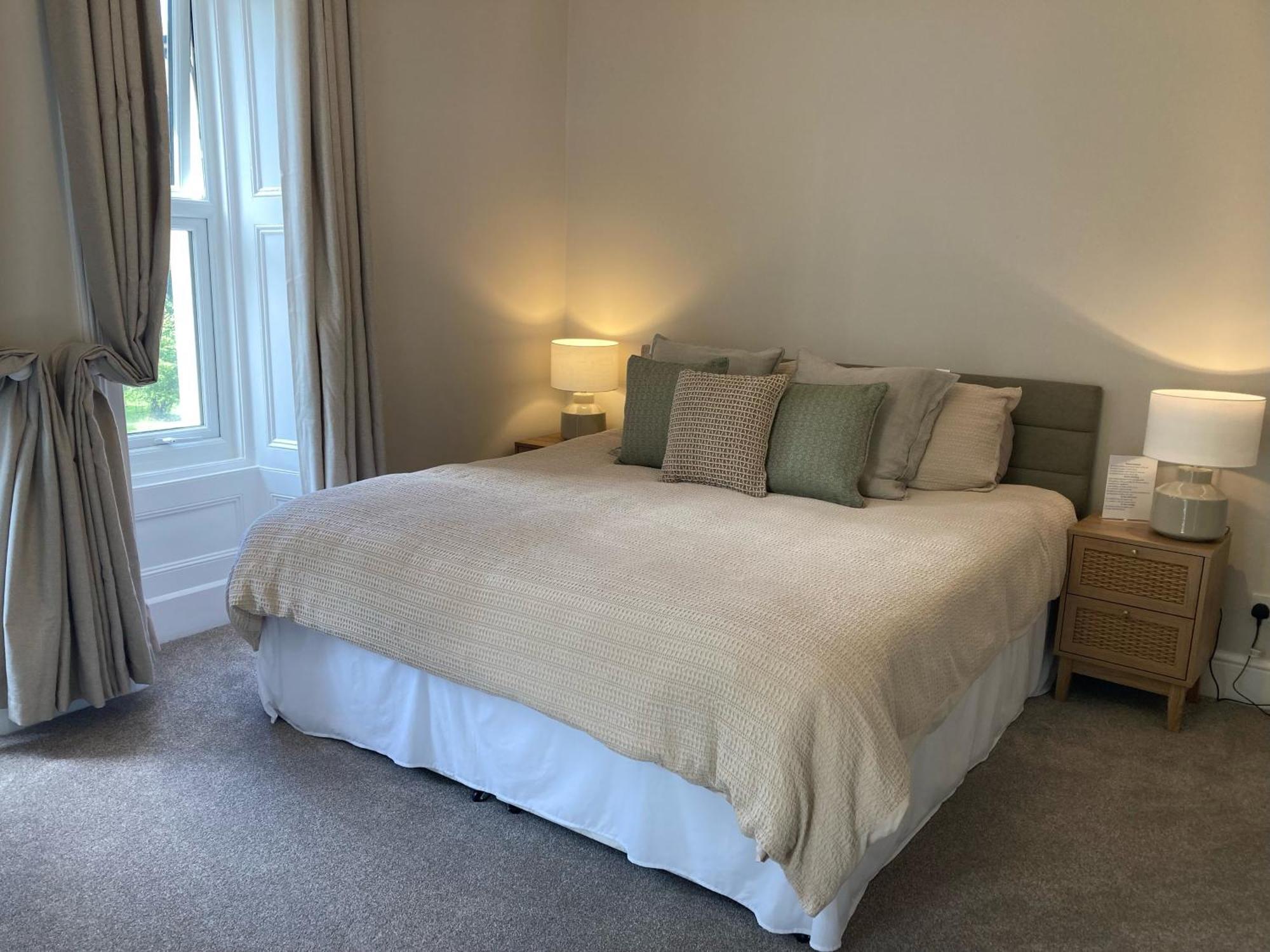 Serenity House Wales 랸가마치웰즈 외부 사진