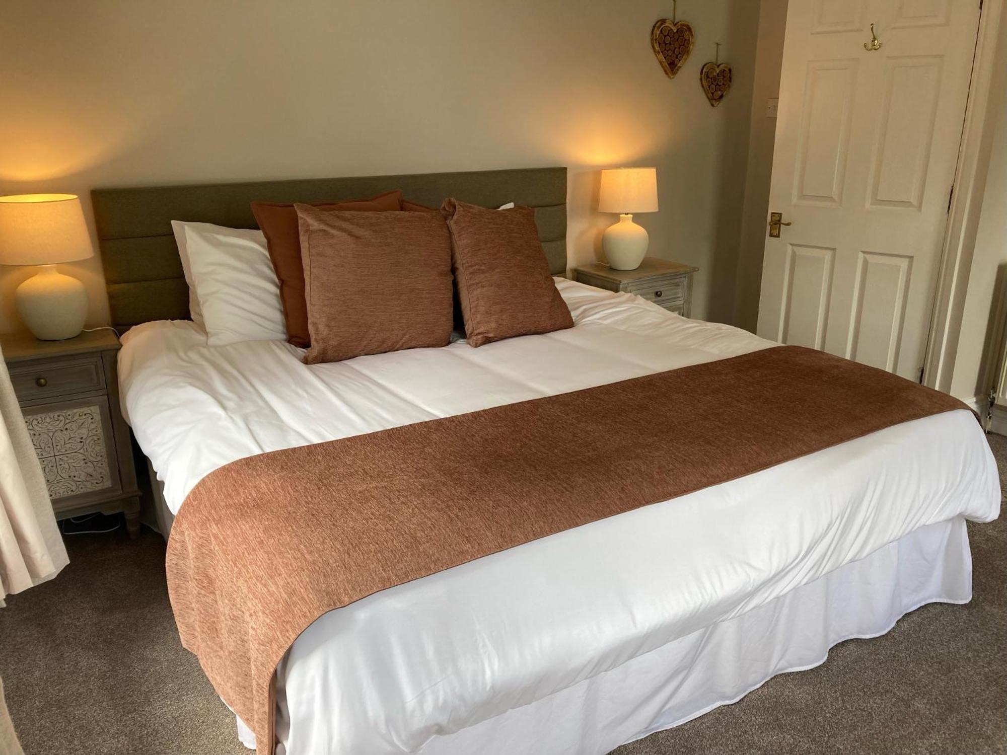 Serenity House Wales 랸가마치웰즈 외부 사진