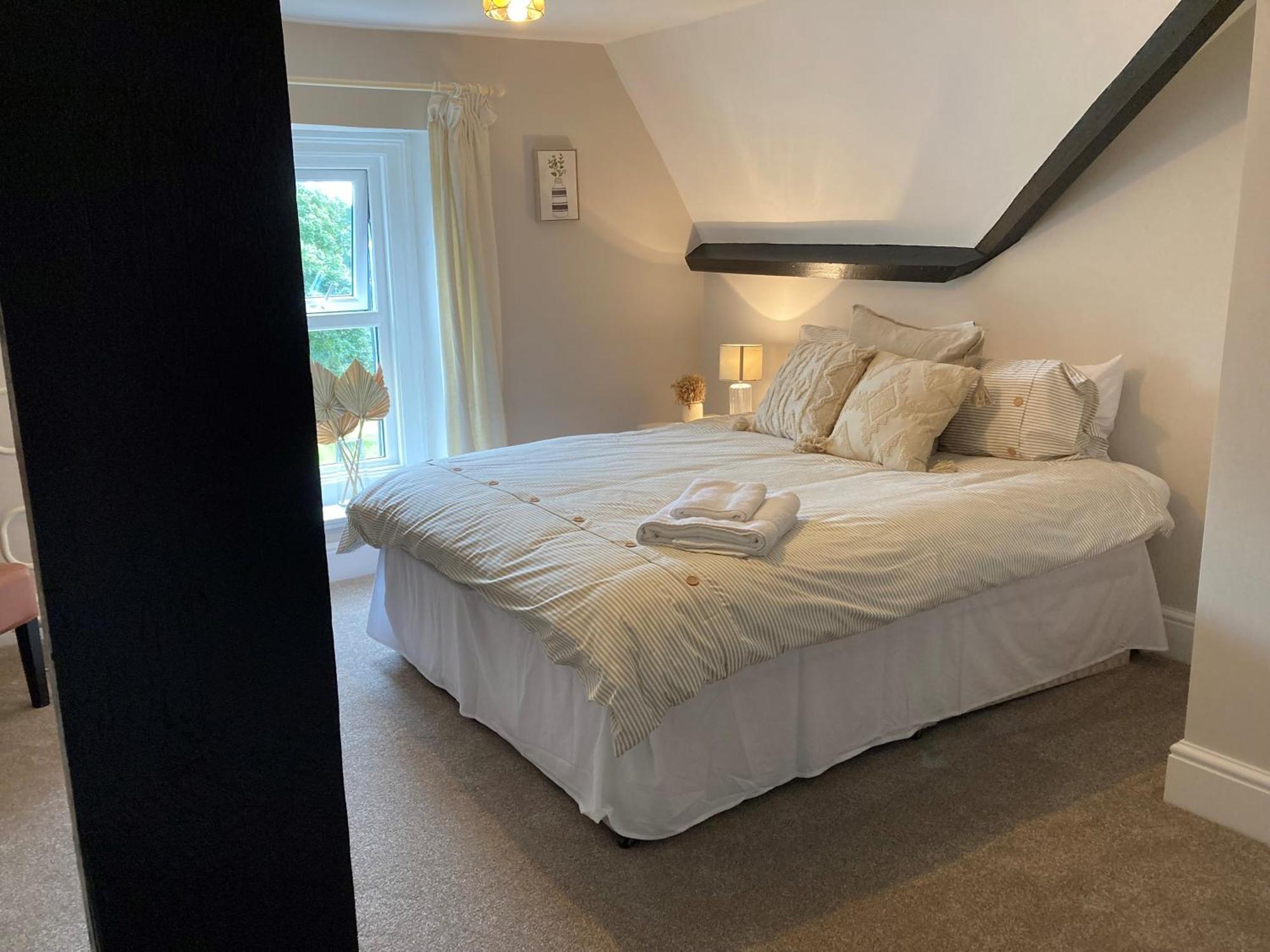 Serenity House Wales 랸가마치웰즈 외부 사진