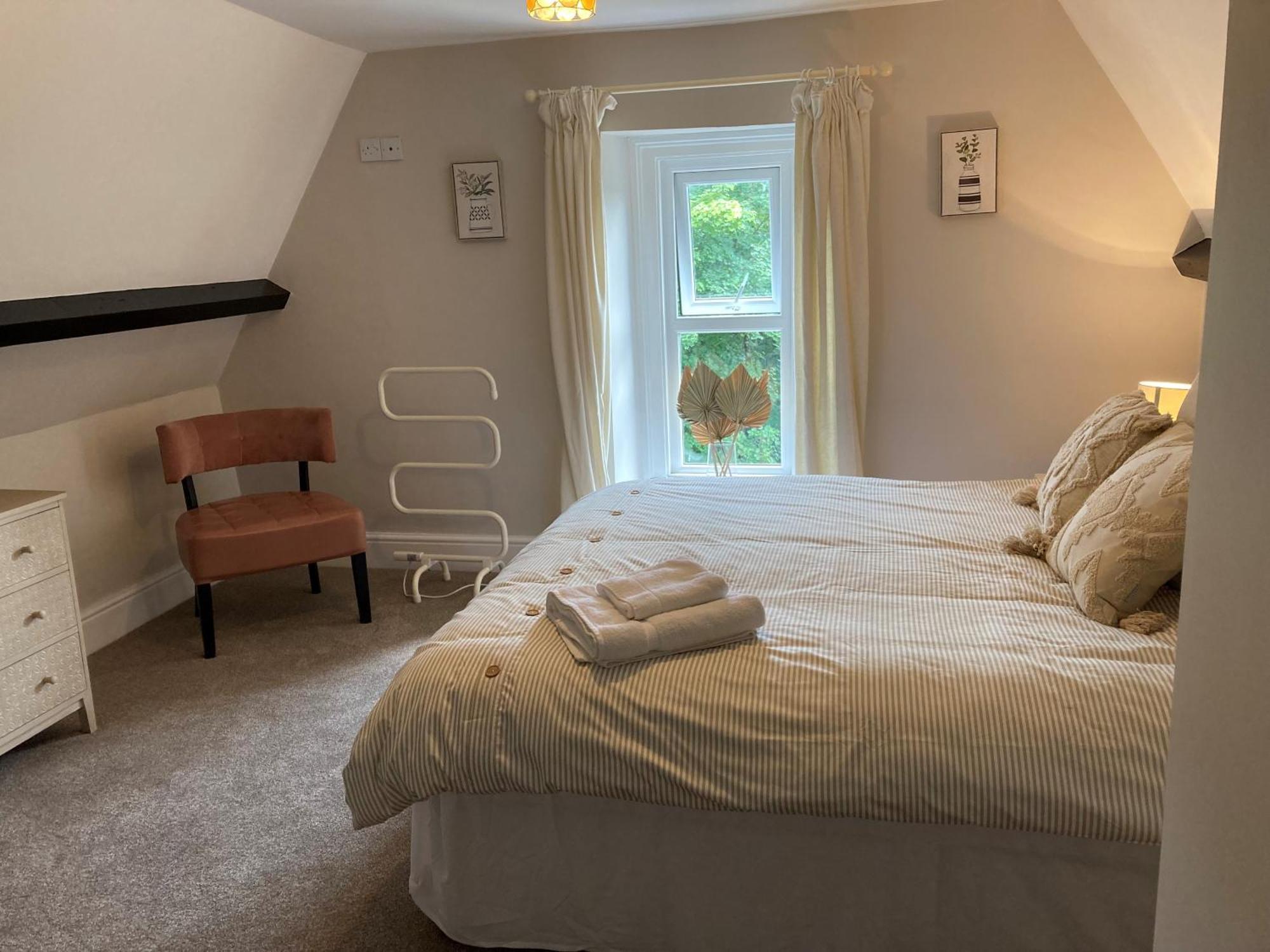 Serenity House Wales 랸가마치웰즈 외부 사진