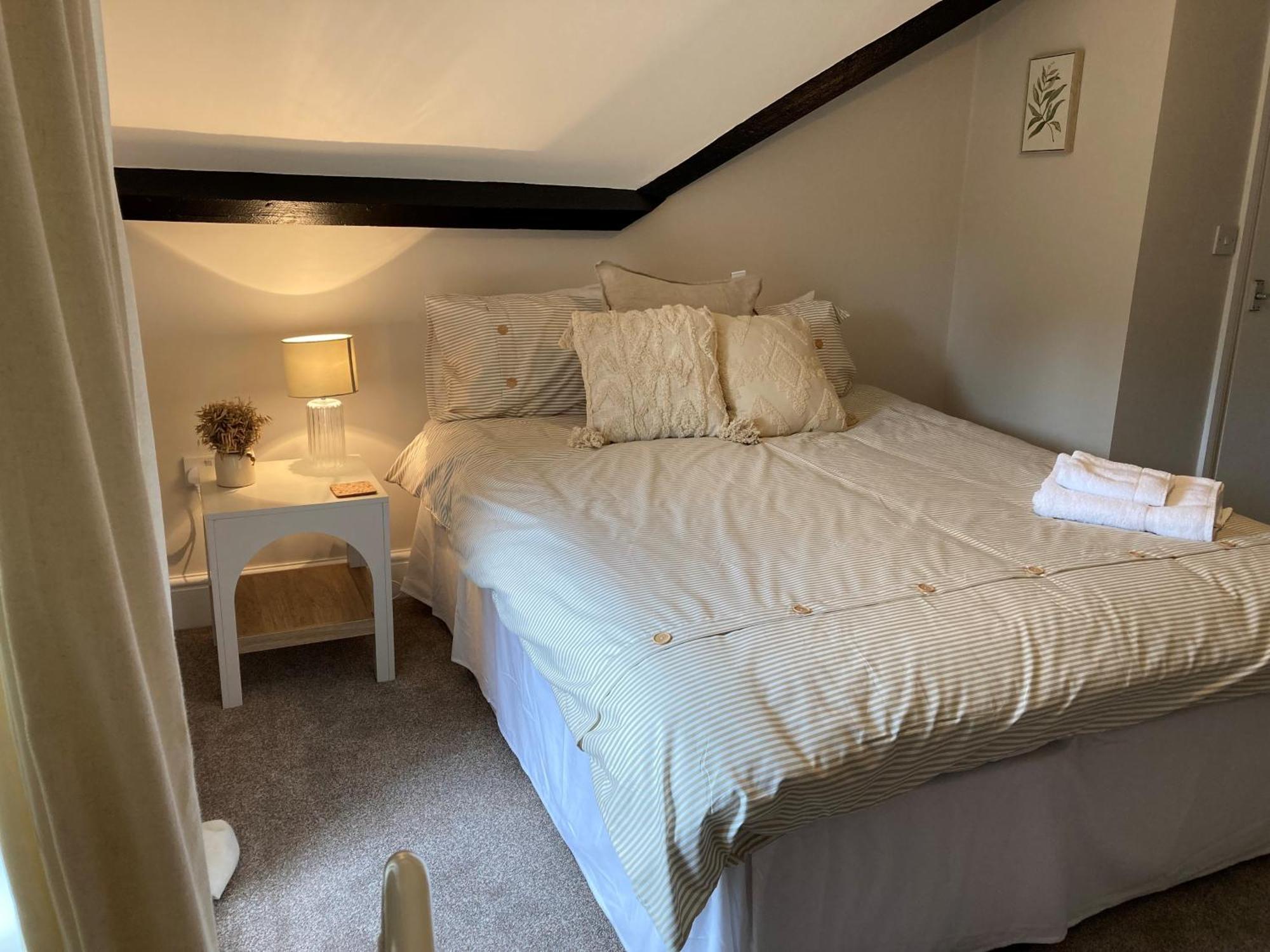 Serenity House Wales 랸가마치웰즈 외부 사진